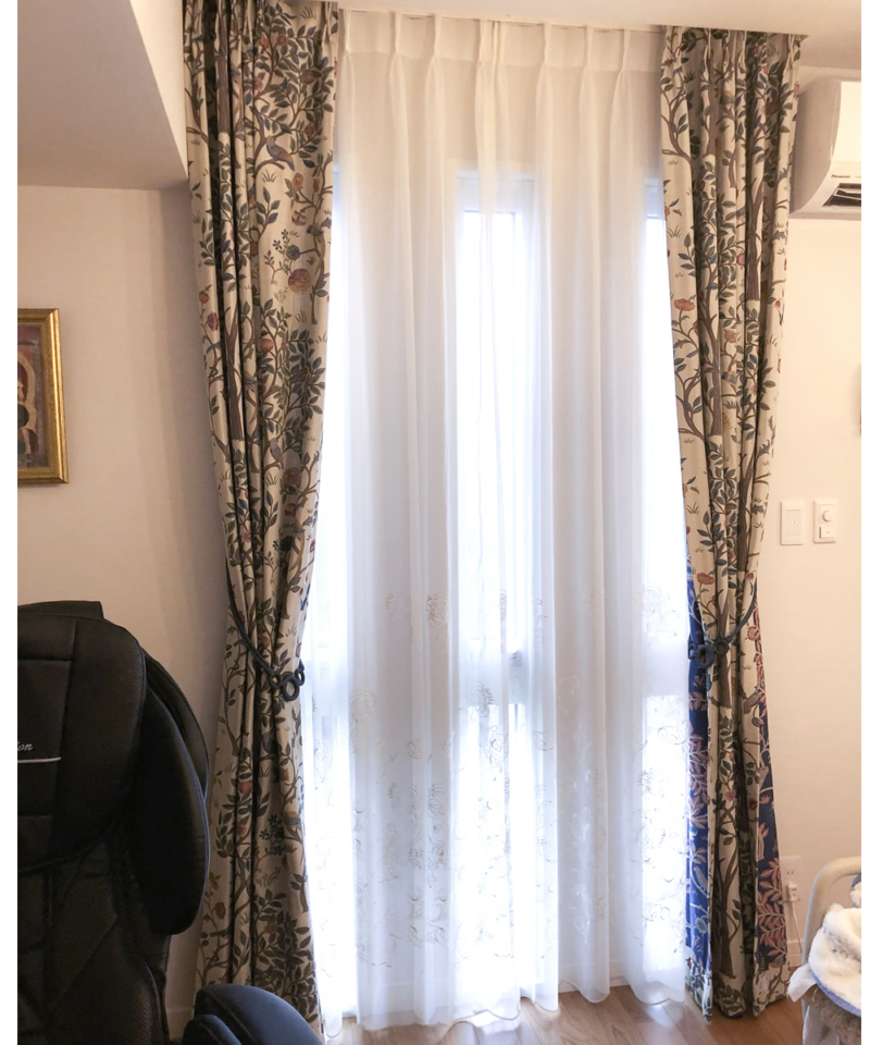 ウィリアム・モリスのカーテンと装飾タッセル